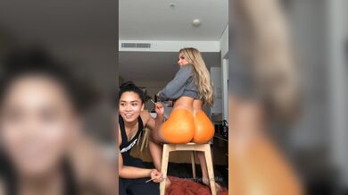 Jem Wolfie Onlyfans Paint Ass Video