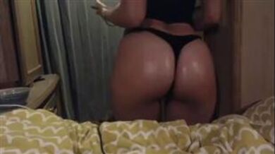 covid19_and_myself Chaturbate Oil Ass Video