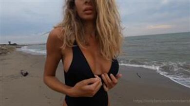 MrRoberta Beach Video Onlyfans Premium