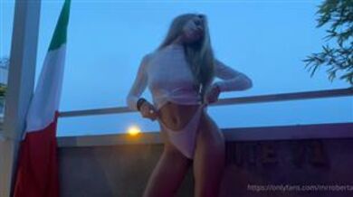 MrRoberta Balcony Video Show Onlyfans