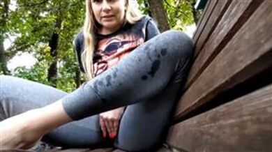 BondGirl013 Public Squirt Pants mfc