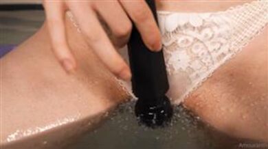 amouranth Bath Vibe Play Onlyfans