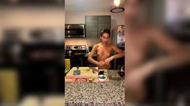kathycr Topless Cooking Onlyfans