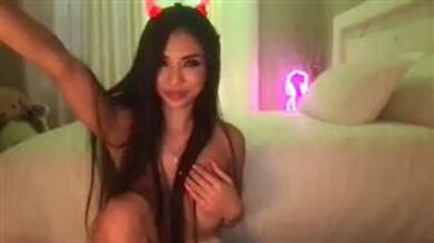 LexiVixi 220530 Topless Video mfc