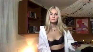 emishearts Chaturbate Cam Video