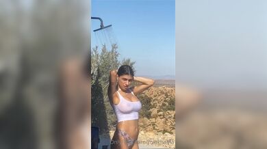 miakhalifa Wet Shirt Onlyfans