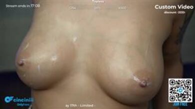 cinnabellee CloseUp Boobs Lotion mfc