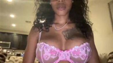 leilalovve mfc Sexy Bra Video