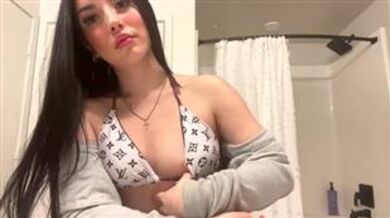 alliebloom Chaturbate Boobs Tease Video