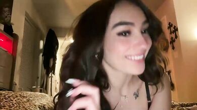 thestormii Chaturbate New Camgirl Play with Boobs