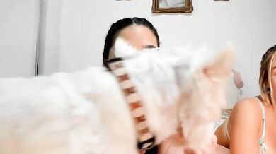 gabriellataylorrr Chaturbate Cam with Friends in Lingerie