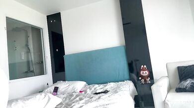 iwantbee Stripchat Ride Dick Sex Cam