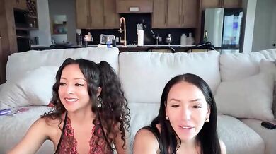 itscaylawatsun Friend Naked Strip Pussy Rub Chaturbate