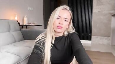 julia_rle Wet Shirt Show & Nipslip Handbra Chaturbate