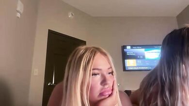 lizzymariee alliesutton Teen Boobs Flash Chaturbate