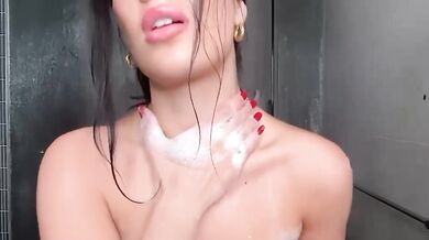 valentinaxo_ Chaturbate Shower Pussy Play & Boobs Flash