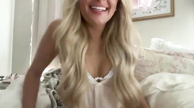 miaskyexoxo Chaturbate Topless Tease