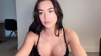 Emillyyyx Fantastic Body Show Chaturbate