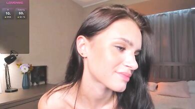 Synne_glows Chaturbate Topless Tease Cam