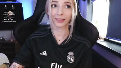 baby_gopn1k Chaturbate Naked Strip Video