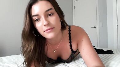 Parisbabyxox Pillow Grind Naked Chaturbate