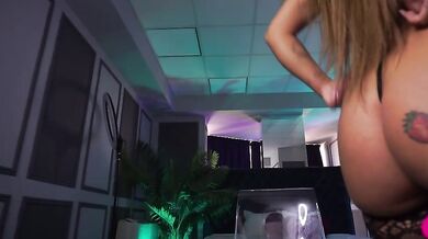 MissKiarra Naked Strip Cam Stripchat