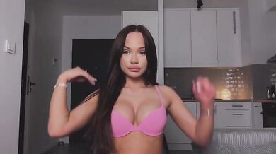 Viktoria_www Topless Tease Stripchat