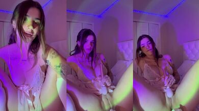 AriKytsya Vibrate Clit Fap Onlyfans