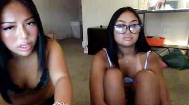 bellamillerx Chaturbate Stream with Friend Show Ass