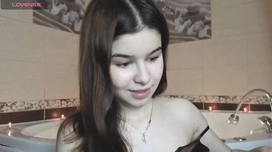 sladkoezka Chaturbate Naked Teen Bath