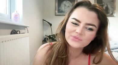 taliavaine Chaturbate Topless Tease