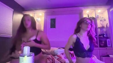 chloeros3e Stream with Teen Friends Chaturbate