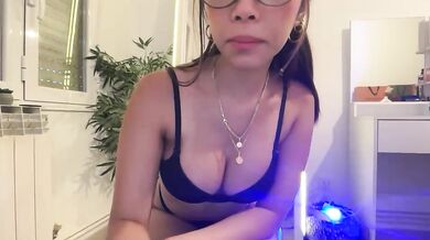 julieannd40 Chaturbate Topless Strip