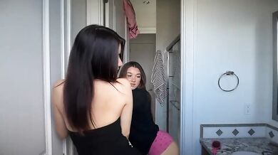 Stellapearl Nipple Flash & Pillow Grinding Chaturbate