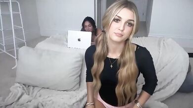 alyssastonee Chaturbate New Teen Camgirl