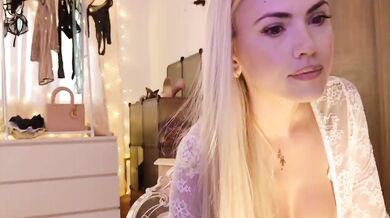 Vivianishere Flash Tits & Pussy mfc