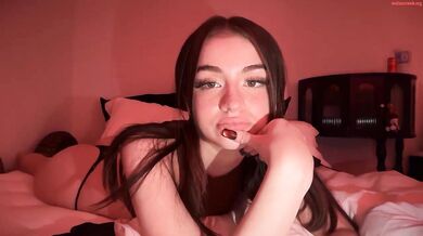 Stellapearl Grinding Pillow Topless Chaturbate