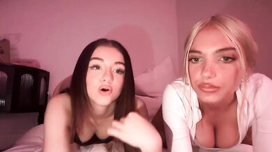 Stellapearl Topless Strip Cam with Oliviacarterrr Chaturbate