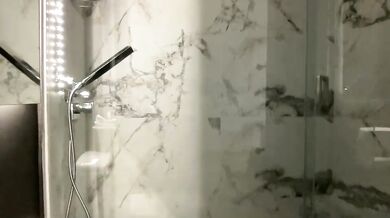 laceythomass Pool & Handbra Tease Chaturbate