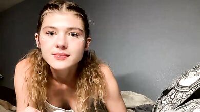 lil_luca Chaturbate Naked Strip