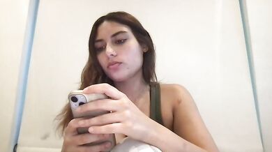 bbypiamia Chaturbate New Camgirl Flash Pussy & Tits