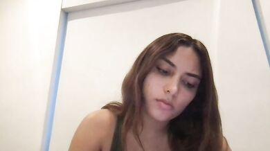bbypiamia Chaturbate New Camgirl Flash Pussy & Tits