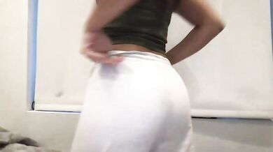 bbypiamia Chaturbate New Camgirl Flash Pussy & Tits