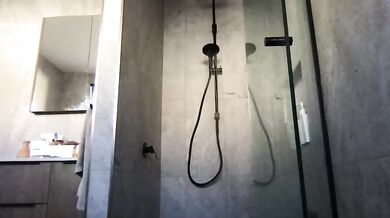 madelineharper Wet Shirt Shower Chaturbate