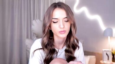 entya Dildo Cumshow Chaturbate