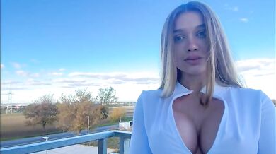 marindasembler Cleavage Tease Chaturbate