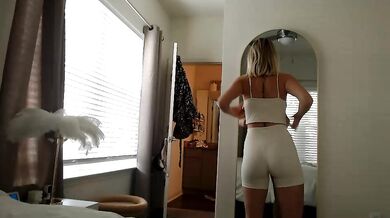 itsmealexisrae Put on Gym Outfit Chaturbate