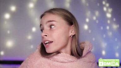 roxxxie_reid Doggy Dildo Fuck Chaturbate