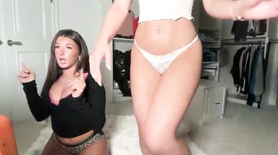 avaowenss Worm Dance with alexajefferies Chaturbate
