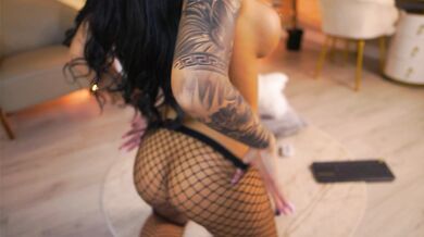 AishaaDevoe Stripchat Doggy Pussy Play & Dance